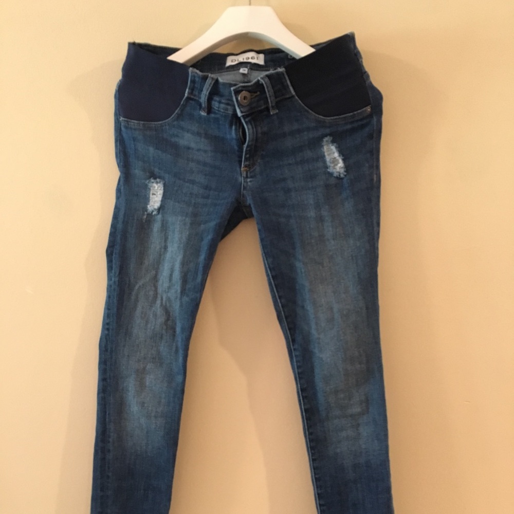 Skinny maternity jeans